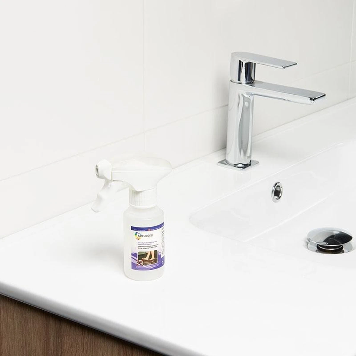 Secucare Anti Slip Spray 100ml - Antislip Voor Tegelvloeren 10 Secucare Anti Slip Spray 100ml - Antislip Voor Tegelvloeren - Afbeelding 8
