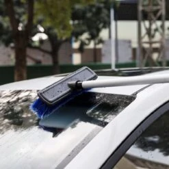 Navaris Telescopische Autowasborstel - Watergevoerde Wasborstel Voor Auto's En Ramen Met Uitschuifbare Lange Handgreep En Zachte Haren - Blauw 11 Navaris Telescopische Autowasborstel - Watergevoerde Wasborstel Voor Auto's En Ramen Met Uitschuifbare Lange Handgreep En Zachte Haren - Blauw -Huishoudelijke Artikelen Winkel 1200x1200 528