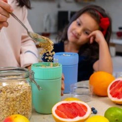 Coninx Yoghurtbeker To Go - Muesli Beker To Go - Lunchbeker - Mueslibeker 640ml (450ml+190ml) - Groen 18 Coninx Yoghurtbeker To Go - Muesli Beker To Go - Lunchbeker - Mueslibeker 640ml (450ml+190ml) - Groen -Huishoudelijke Artikelen Winkel 1200x1200 554