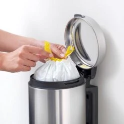 Brabantia NewIcon Wandprullenbak - 3 L - Matt Steel 32 Brabantia NewIcon Wandprullenbak - 3 L - Matt Steel -Huishoudelijke Artikelen Winkel 1200x1200 626