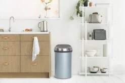Brabantia Touch Bin Prullenbak - 60 L - Metallic Mint / Matt Steel Fingerprint Proof Deksel -Huishoudelijke Artikelen Winkel 1200x799 12