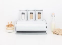 Brabantia Broodtrommel - Met Schuifdeksel - White 15 Brabantia Broodtrommel - Met Schuifdeksel - White -Huishoudelijke Artikelen Winkel 1200x867