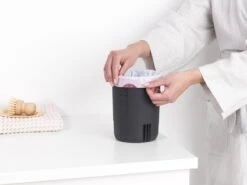 Brabantia NewIcon Wandprullenbak - 3 L - Matt Steel 27 Brabantia NewIcon Wandprullenbak - 3 L - Matt Steel -Huishoudelijke Artikelen Winkel 1200x900 40