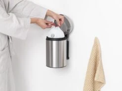 Brabantia NewIcon Wandprullenbak - 3 L - Matt Steel 28 Brabantia NewIcon Wandprullenbak - 3 L - Matt Steel -Huishoudelijke Artikelen Winkel 1200x900 41