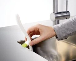 Joseph Joseph Edge Vaatwasborstel - Met Ingebouwde Gootsteensteun - Antraciet 14 Joseph Joseph Edge Vaatwasborstel - Met Ingebouwde Gootsteensteun - Antraciet -Huishoudelijke Artikelen Winkel 1200x964 1