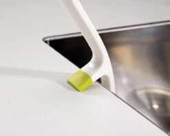 Joseph Joseph Edge Vaatwasborstel - Met Ingebouwde Gootsteensteun - Antraciet 15 Joseph Joseph Edge Vaatwasborstel - Met Ingebouwde Gootsteensteun - Antraciet -Huishoudelijke Artikelen Winkel 1200x964 2