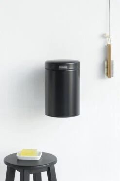 Brabantia NewIcon Wandprullenbak - 3 L - Matt Black -Huishoudelijke Artikelen Winkel 799x1200 5