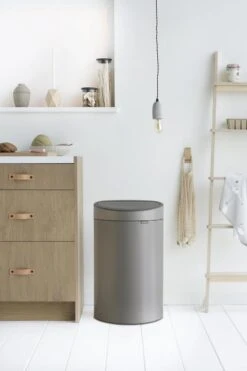 Brabantia Touch Bin Prullenbak - 40 L - Platinum -Huishoudelijke Artikelen Winkel 800x1200 23
